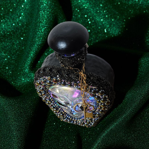 Decorated Alien Tequila Bottle - Image 4