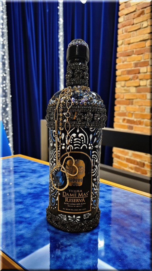 DAME MAS RESERVA TEQUILA BOTTLE