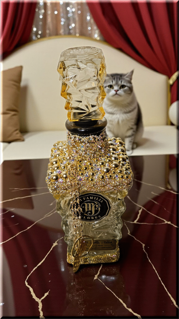 Mi Familia Flores Golden Tequila Bottle - Image 4